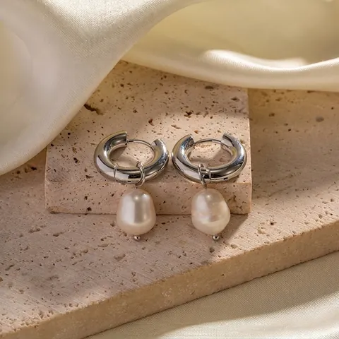 Boucles d'Oreilles Créoles en Acier Inoxydable à la Mode Avec Pendentif Perle d'Eau Douce Baroque Pour Femmes Bijoux Style Ins