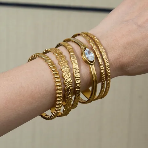 Edelstahl Armreif Armband Für Damen Vergoldet Zirkon Offene Manschette Hohl Gehämmert Wasserdicht Hypoallergen