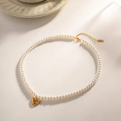 Elegante Collana con Ciondolo a Cuore in Acciaio Inossidabile Placcato Oro per Donna Moda Catena di Perle Artificiali Gioielli