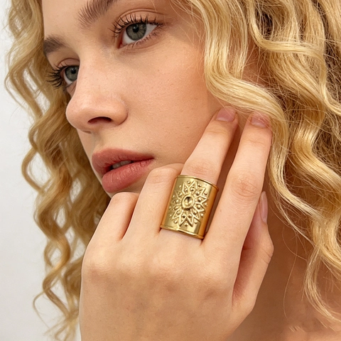 Anillo Ancho Retro Chapado En Oro De 18K Acero Inoxidable Patrón De Estrella Solar Banda Abierta Ajustable Joyería Bohemia