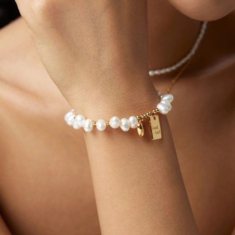 Bracelet En Perles D'eau Douce Pendentif Cœur Or Étiquette Good Luck Bijoux Élégants Rétro Français Pour Femmes