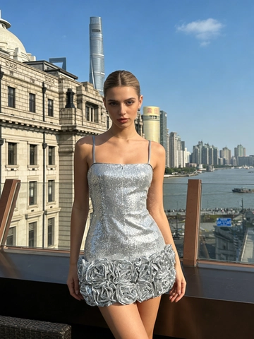 Mini Abito Da Camisole Con Paillettes Argentate Con Orlo A Fiori Rosa 3D Brillante Vestibilità Aderente Festa Formale