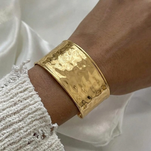 Hammered Cuff Bracelet Gold Plated Stainless Steel Wide Face Open Bangle Waterproof Luxury Jewelry For Women Gift