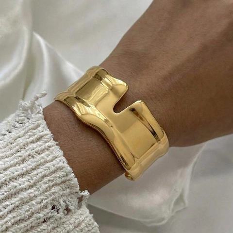 Bracciale Rigido Aperto Largo Geometrico Acciaio Inossidabile Placcato Oro 18K Texture A Onde Gioielli Impermeabili Donna