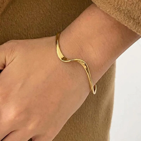 Wellenförmiger Armreif Offen 18K Vergoldet Edelstahl Wasserfest Hypoallergen Minimalistisch Geometrisch Schmuck Damen