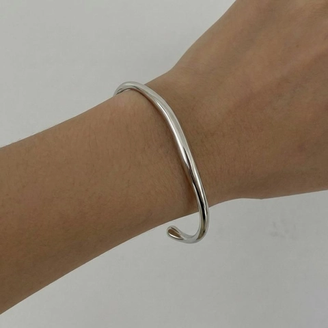Edelstahl Unregelmäßiger Manschettenarmreif Für Damen Minimalistisch Offener Wellenförmiger Armreif Flüssigmetall-Stil Hochglanzpolierter Schmuck