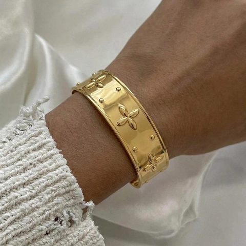 Bracciale Rigido Acciaio Inossidabile Placcato Oro Largo Testurizzato Fiore Trifoglio Aperto Gioielli Vintage Donna