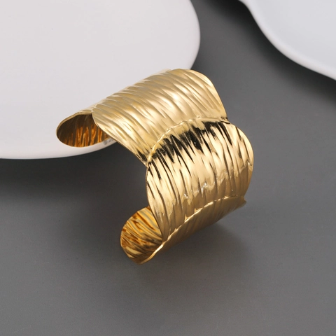 Bracciale Rigido Largo Irregolare Placcato Oro 18K Acciaio Inossidabile Trama Ondulata Gioielli Di Moda Minimalisti Esagerati