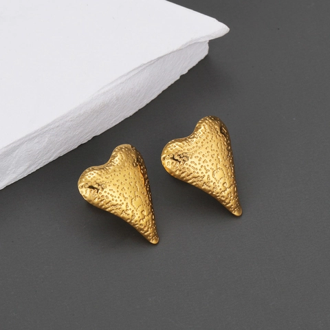 Exaggerated Heart Stud Earrings For Women Stainless Steel Hammered Texture Gold Plated Niche Design Light Luxury