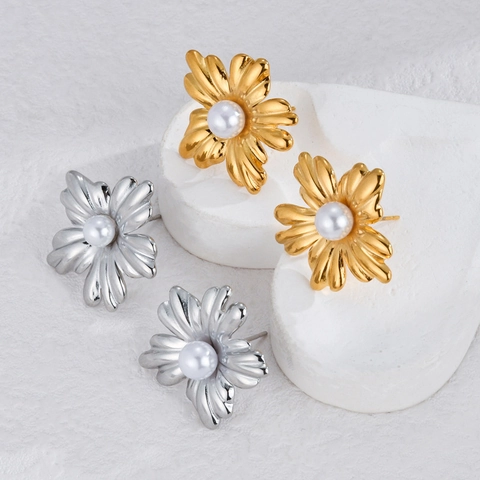 Pendientes De Botón Con Forma De Flor De Acero Inoxidable Con Perla Artificial De Imitación Pétalos Texturizados Joyas Elegantes