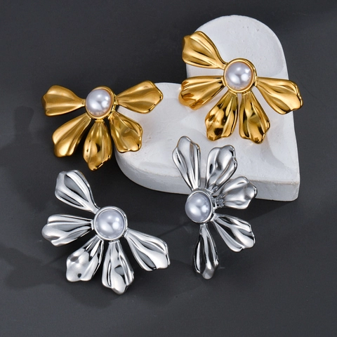 Pendientes De Botón Con Flor De Acero Inoxidable Con Perla Artificial Y Poste De Titanio Estilo Dulce Vintage Mujer