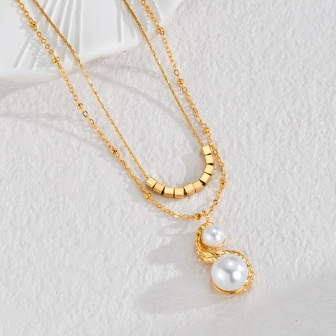 Collana A Doppio Strato In Acciaio Inossidabile Placcato Oro 18K Con Ciondolo Perla D'acqua Dolce E Grani Quadrati