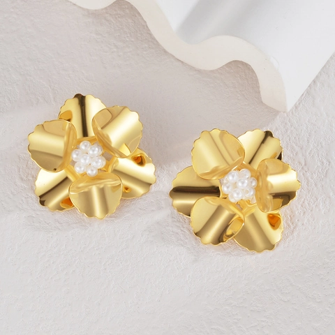 Blumen Ohrstecker Edelstahl Vergoldet Mit Künstliche Perlenmitte Eleganter Floraler Accessoire Für Damen Leicht Schick