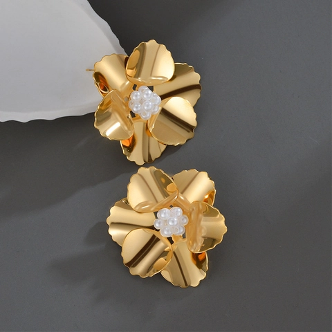 Blumen Ohrstecker Edelstahl Vergoldet Mit Künstliche Perlenmitte Eleganter Floraler Accessoire Für Damen Leicht Schick