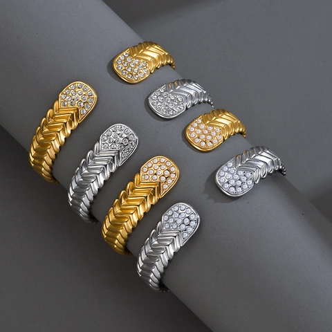 Bracciale Rigido Aperto Da Donna In Acciaio Inossidabile Con Trama A Lisca Di Pesce Decorazione In Zircone E Perla Artificial Lusso Leggero