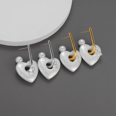 Pendientes Colgantes De Corazón Y Perla Artificial Poste De Acero Inoxidable Colgante De Corazón Texturizado Con Circón Estilo Coreano