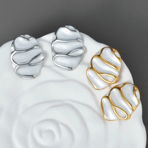 Edelstahl Irreguläre Ovale Ohrstecker Weiße Emaille Wellenstruktur Minimalistischer Metallischer Modeschmuck Für Frauen