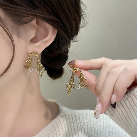 Orecchini A Lobo Spine Rame Placcato Oro 18K Con Zircone Stella Pendente Goccia D'Acqua Stile Metallo Liquido Donne