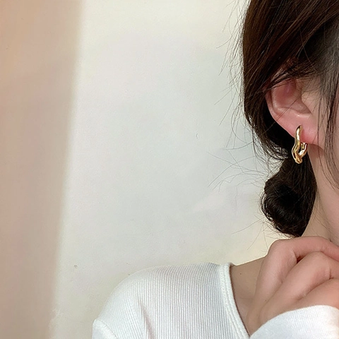 Pendientes De Aro Retorcidos Irregulares Vintage Para Mujer Latón Chapado En Oro De 18K Textura De Metal Líquido