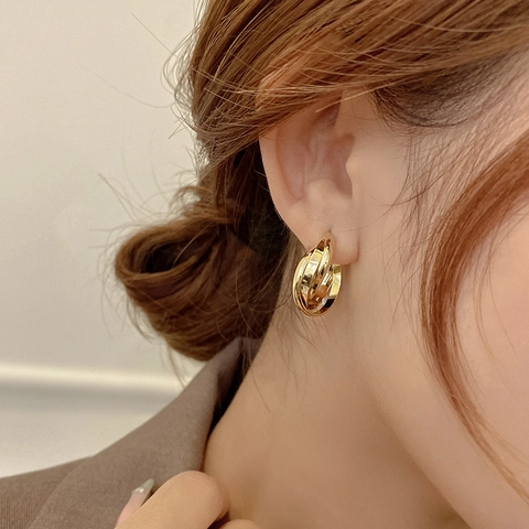 Orecchini A Cerchio A Forma Di C Intrecciati A Triplo Strato Ottone Placcato Oro Con Perno In Argento 925 Per Donna