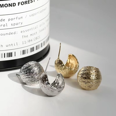 Orecchini A Lobo In Rame Placcato Oro Con Texture Martellata Sfera Di Metallo Irregolare Gioielli Geometrici Da Donna