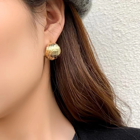 Orecchini A Lobo In Rame Placcato Oro Con Texture Martellata Sfera Di Metallo Irregolare Gioielli Geometrici Da Donna