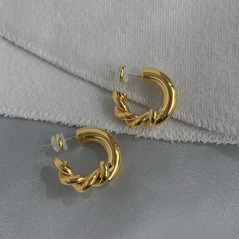 Orecchini A Lobo A Forma Di C Intrecciata Con Perno In Argento Sterling 925 Placcato Oro 14K Geometrico Texturizzato Minimalista Donna
