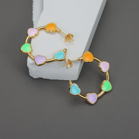 Stainless Steel C-Förmige Creolen Mit Bunten Emaille-Herzen Gold Vergoldet Drip Oil Dopamin Stil Schmuck Für Damen