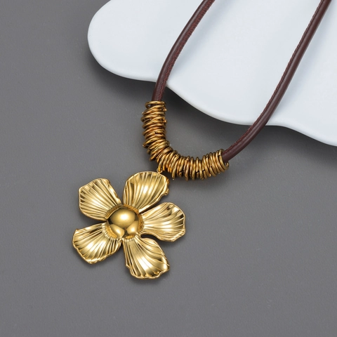 Vintage Bloem Hanger Ketting Roestvrij Staal Grote Florale Statement Sieraden Met Bruin Leren Koord Voor Dames