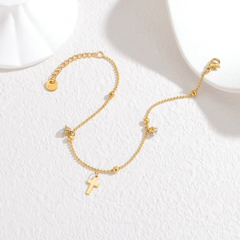 Bracelet en Acier Inoxydable Plaqué Or Avec Pendentifs en Zirconium Papillon Chat Croix Mauvais Œil Étoile Soleil Pour Femme Bijoux Minimalistes