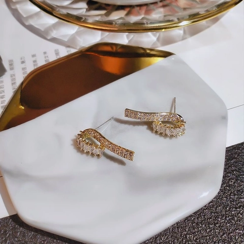 Geometrische Unregelmäßige Wellen Ohrringe Minimalistische Zirkonia Kupfer Schmuck Mit 925 Sterling Silber Ohrstecker