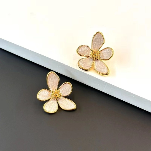 Elegante Blumen Ohrstecker Messing 18K Vergoldet Emaille Kamelie Mit 925 Sterling Silber Ohrstift Für Damen