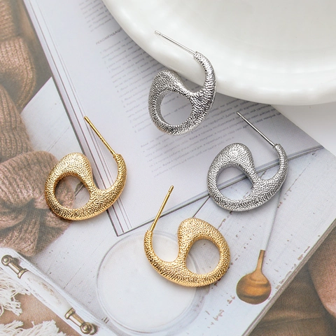 Geometrische Abstrakte S-Form Ohrstecker Mit 925 Sterling Silber Ohrstecker Kupfer Gehämmerte Textur Für Frauen Minimalistisch