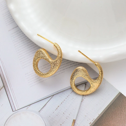 Geometrische Abstrakte S-Form Ohrstecker Mit 925 Sterling Silber Ohrstecker Kupfer Gehämmerte Textur Für Frauen Minimalistisch