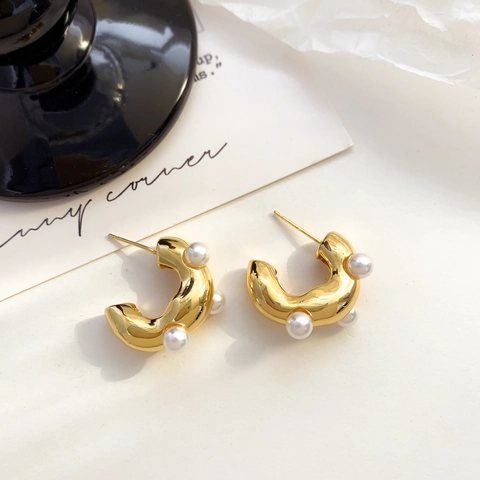C-Shaped Irregular Artificial Pearl Stud Earrings Copper Gold Plated With 925 Sterling Silver Earring Post Elegant Modern Jewelry