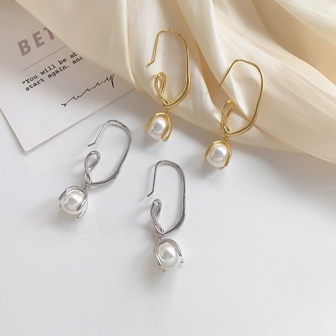 Elegante Knoten Künstliche Perlen Ohrhaken Kupfer 24K Vergoldet Geometrische Twist Dangle Ohrringe Für Frauen Nischen Design Luxus Stil
