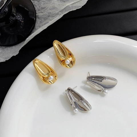 Pendientes De Botón De Hoja Versátiles Latón Dorado Con Perla Artificial Y Poste De Plata De Ley 925 Joyería Para Mujeres