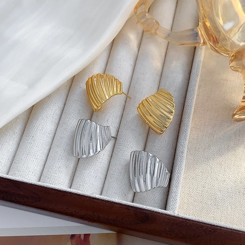 Pendientes De Botón Cobre Chapado En Oro 18K Con Poste De Plata Esterlina 925 Textura De Concha Plisada Irregular Vintage