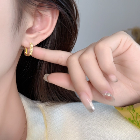 U-Shaped Hoop Earrings Elegant Zircon Inlaid Copper Gold Plated Geometric Rectangular Ear Buckles For Women Light Luxury
