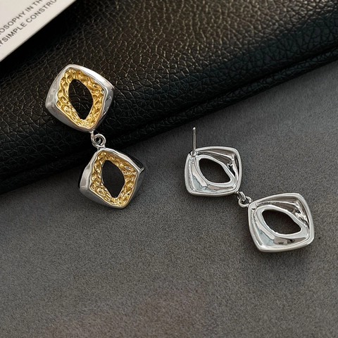 Orecchini A Pendente Rombo Geometrico Bicolore Oro Argento Rame Martellato Con Perno In Argento Sterling 925