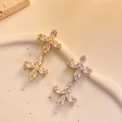 Elegante Dubbele Bloem Kruis Hangende Oorbellen Koper Verguld Echt Goud Met Marquise Zirkoon En 925 Sterling Zilveren Oorsteker