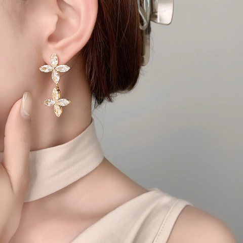 Elegante Dubbele Bloem Kruis Hangende Oorbellen Koper Verguld Echt Goud Met Marquise Zirkoon En 925 Sterling Zilveren Oorsteker