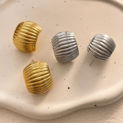 Klobige C-Form Ohrstecker Gerippte Croissant-Textur Echt Vergoldetes Kupfer Geometrischer Statement-Schmuck Für Frauen