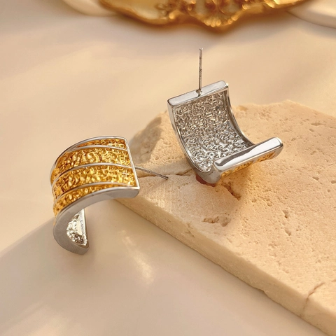Orecchini A Lobo Larghi A C Con Perno In Argento Sterling 925 Contrasto Oro E Argento Texture Lavica Per Donne