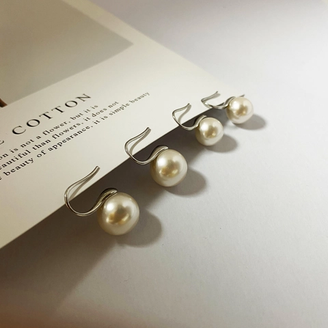 Eleganti Orecchini A Gancio In Imitazione Di Künstliche Perle Tonde Con Perno In Argento Sterling 925 Per Donna