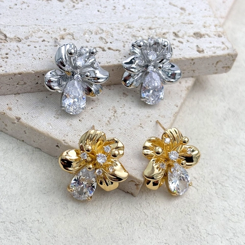 Eleganti Orecchini A Bottone A Fiore In Rame Fiore Di Pesco Zircone Con Perno In Argento Sterling 925 Per Donne