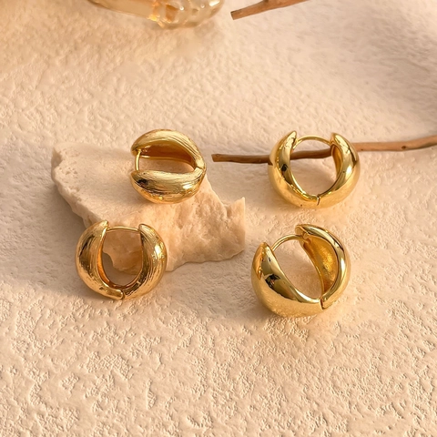 Chunky Creolen Kupfer 18K Vergoldet Französisch Minimalistisch Geometrisch Huggie Glatt Hammerschlag Textur Damen