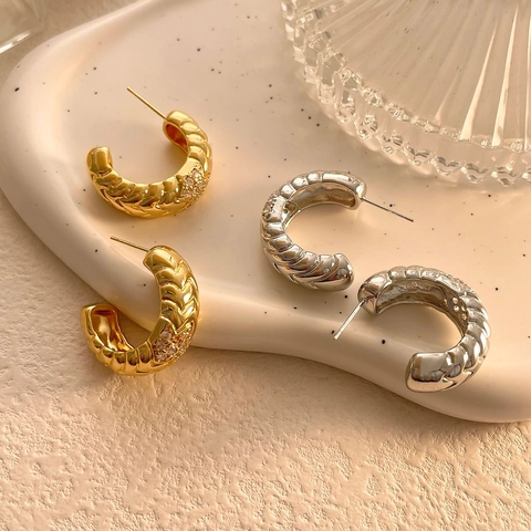 Pendientes De Aro De Cobre En Forma De C Con Circonita Micro Pavé Textura Trenzada Elegantes Accesorios De Joyería Para Mujer