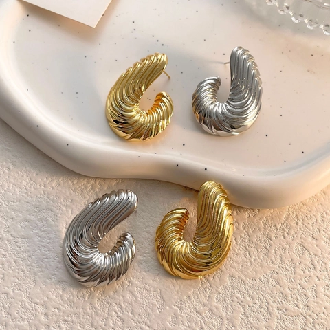 Orecchini A Lobo A Forma Di C Geometrici Texture A Coste A Spirale Rame Placcato Oro 18K Minimalista Grosso Per Donna
