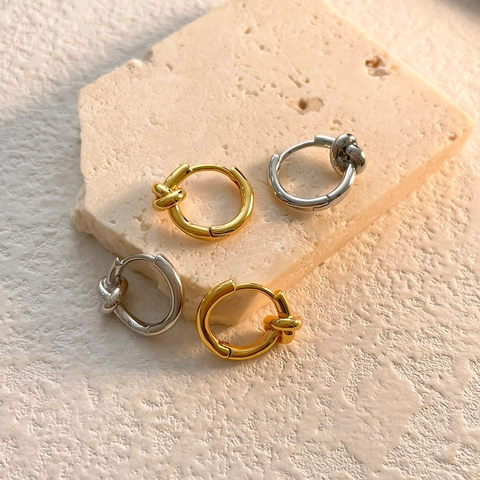 Mini Pendientes De Aro De Cobre Bañados En Oro De 18K Nudo Geométrico Diseño Minimalista Moda Para Mujeres